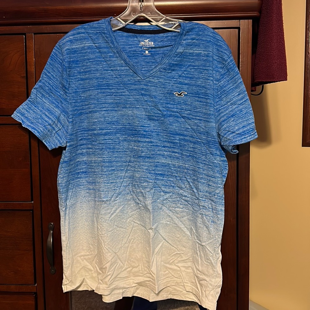 Hollister Man’s T-Shirt. XL